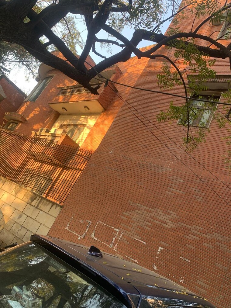 Gym, panchsheel enclave 6 Bedroom 265 Sq.Yd. Independent House In Panchsheel Enclave Delhi 10285270