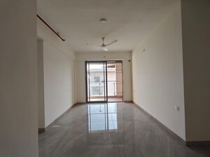 Room in 3 BHK Apartment at Hubtown Seasons, Chembur – for Rent