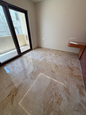 Room in 3 BHK Apartment at Cooke Town – for Rent