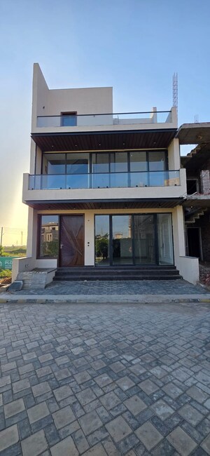 5 BHK Independent House For Sale in Motiaz Guildford Square, International Airport Road