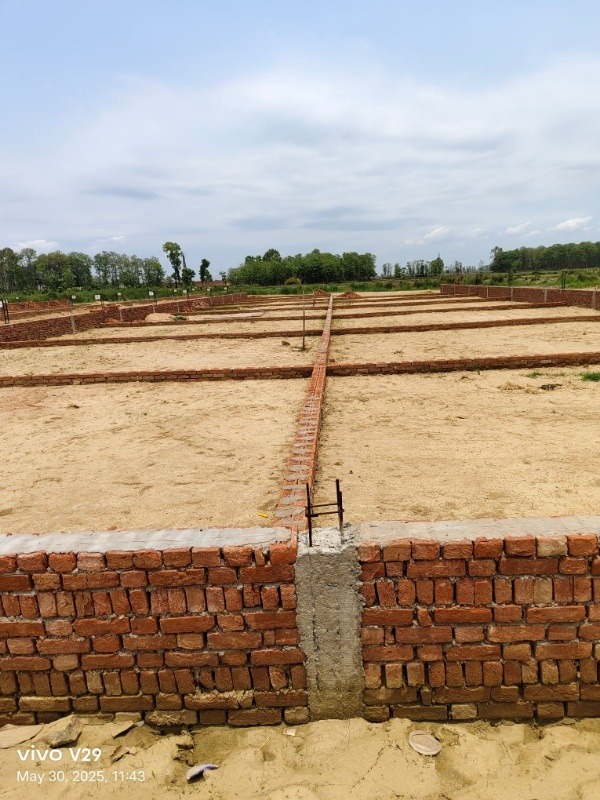 Plot For Sale in Gosainganj
