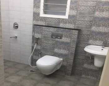 2 BHK Builder Floor for Rent in Tronica City, Ghaziabad