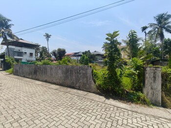 Plot for Sale in Chilavannoor, Kochi