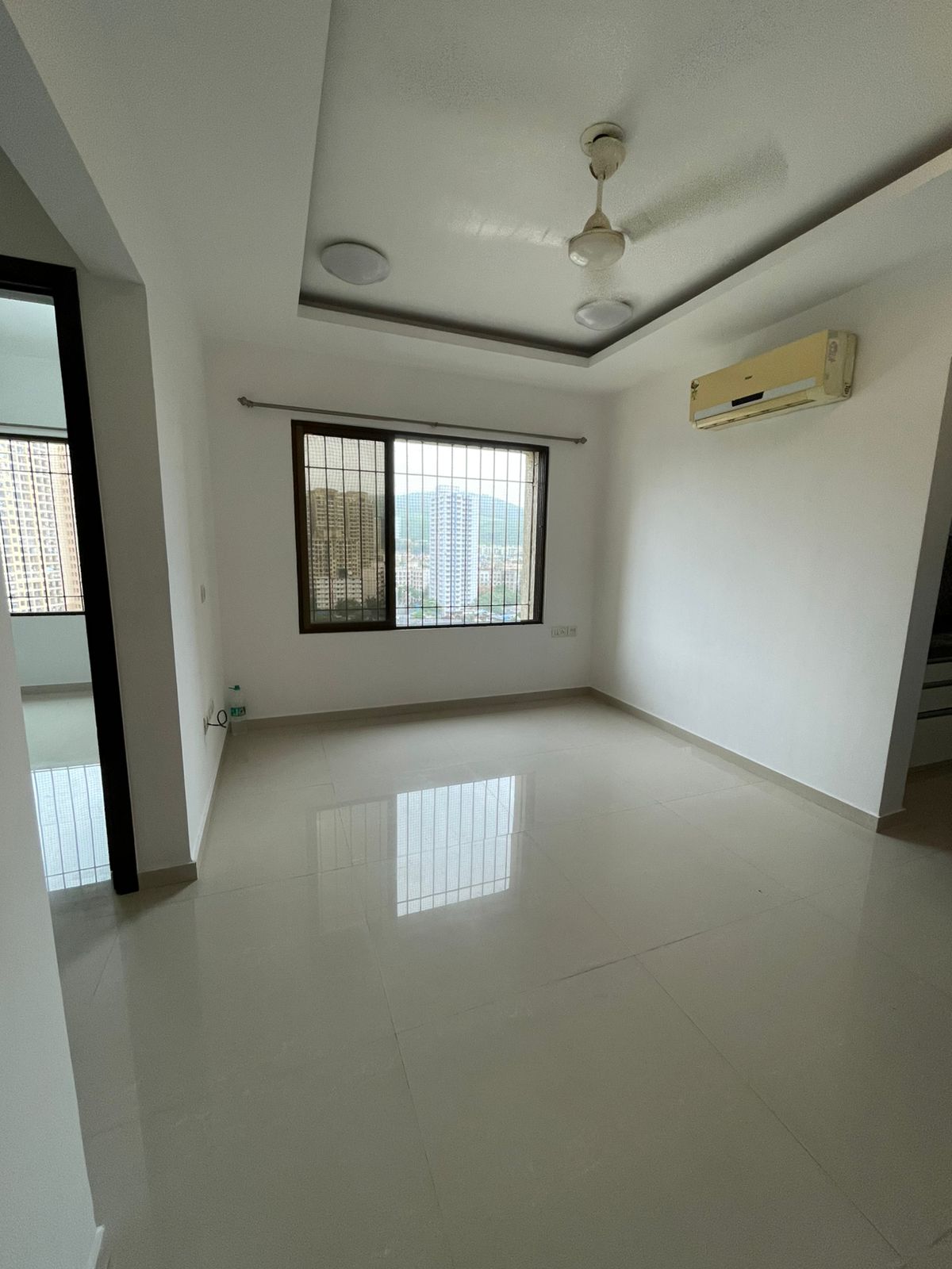 1 BHK 425 Sq.Ft. Apartment in Lalani Grandeur