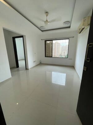 Room in 1 BHK Apartment at Lalani Grandeur, Goregaon East – for Rent