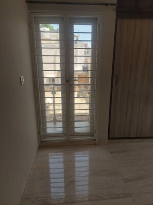 Room in 2 BHK Builder Floor at Jp Nagar – for Rent