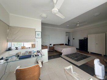 4 BHK Flat for Sale in Marine Drive, Mumbai