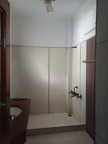 6 BHK House for Sale in Sector 53, Noida