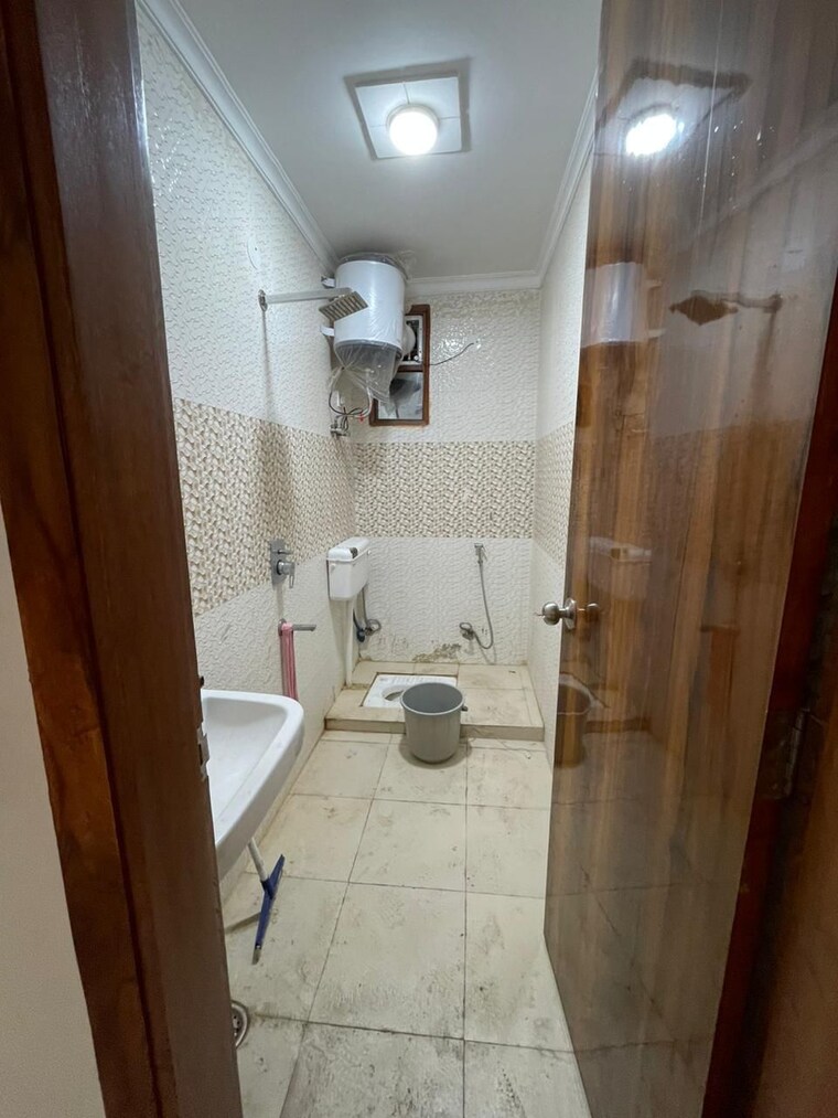 Bathroom, panchsheel vihar 2 Bedroom 800 Sq.Ft. Apartment In Panchsheel Vihar Delhi 10311360