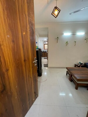 Furnished Amenities in 2 BHK Apartment at Panchsheel Vihar – for Rent