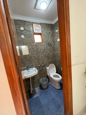 Furnished Amenities in 2 BHK Apartment at Panchsheel Vihar – for Rent