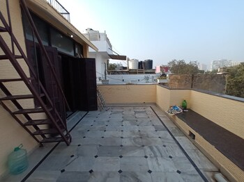 3.5 BHK Builder Floor for Rent in Chittaranjan Park, Delhi