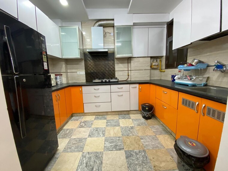Kitchen, safdarjung enclave 3 Bedroom 500 Sq.Yd. Builder Floor In Safdarjung Enclave Delhi 10313875