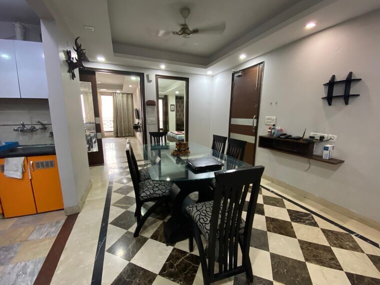 Gym, safdarjung enclave 3 Bedroom 500 Sq.Yd. Builder Floor In Safdarjung Enclave Delhi 10313875