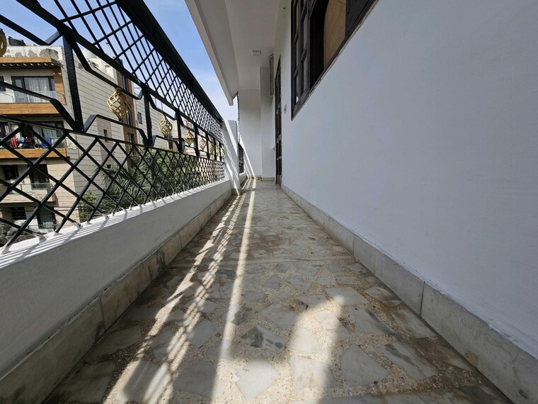 Balcony, panchsheel enclave 3 Bedroom 265 Sq.Yd. Builder Floor In Panchsheel Enclave Delhi 10313887