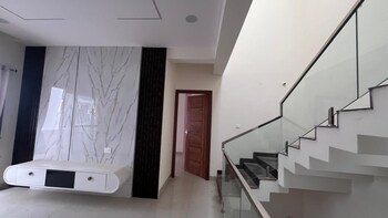 Best Airport Villas
