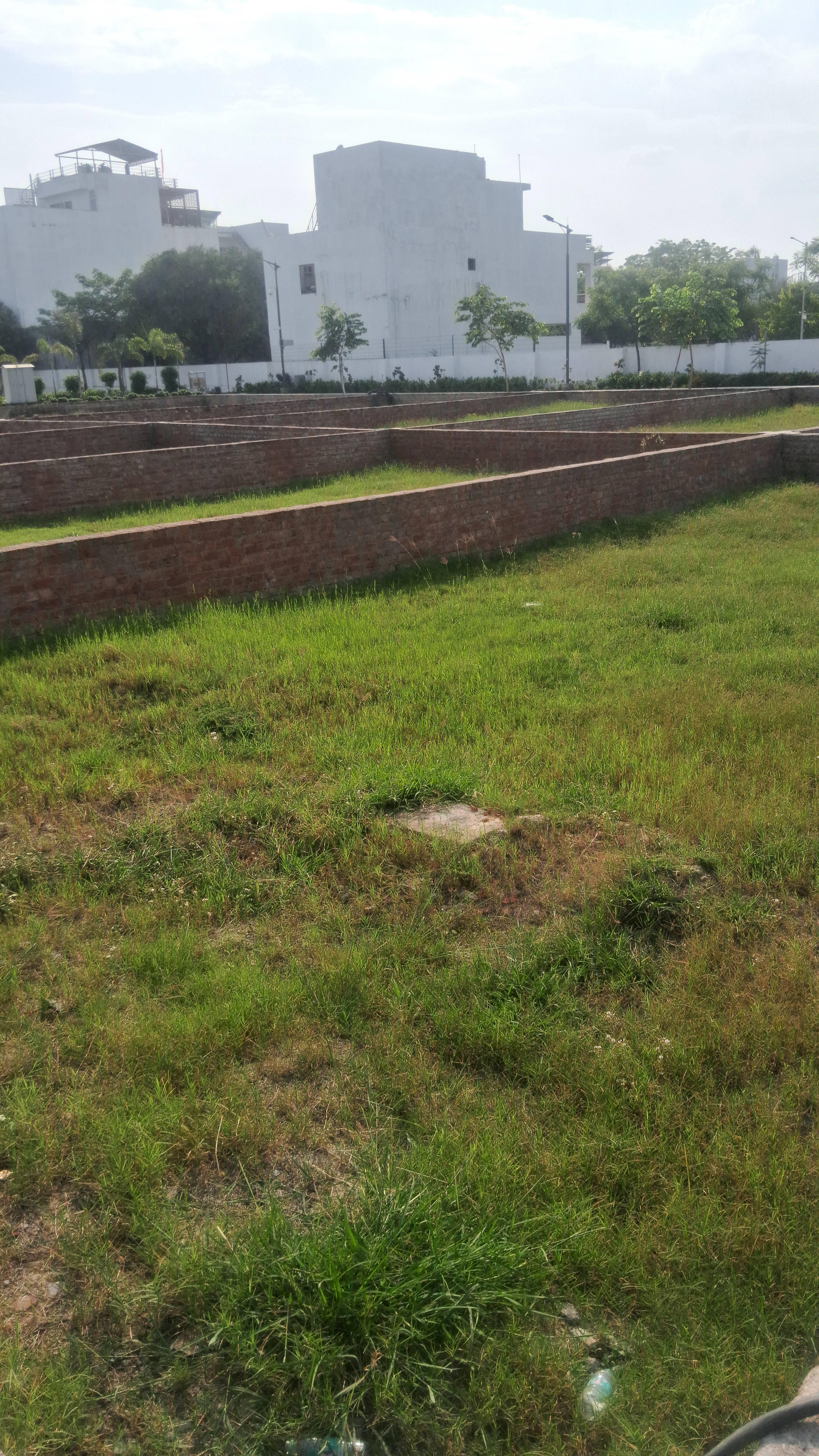 Plot For Sale in Sushant Golf City