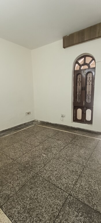 1 BHK Builder Floor for Rent in Rohini Sector 8, Delhi