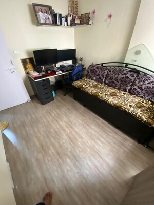 Bedroom in 3 BHK Apartment at Kothrud – for Rent