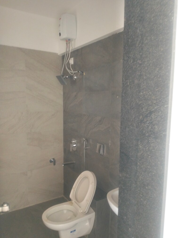 Bathroom, dainamic-grandeur 3 Bedroom 1002 Sq.Ft. Apartment In Undri Pune 10318602