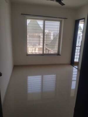 Room in 3 BHK Apartment at Dainamic Grandeur, Undri – for Sale