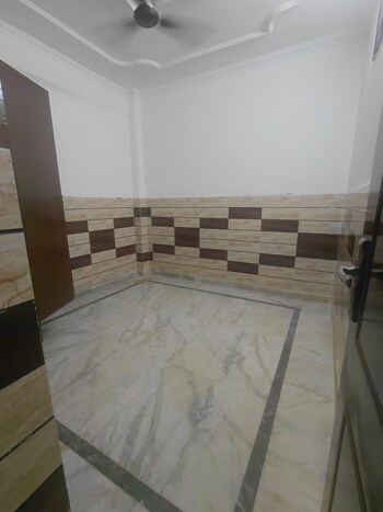 2 BHK Flat for Sale in Janakpuri, Delhi