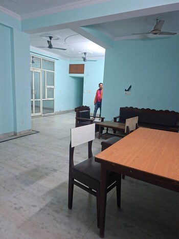 2 BHK Builder Floor for Rent in Sector 100, Noida