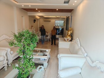 3 BHK Builder Floor for Sale in Greater Kailash I, Delhi