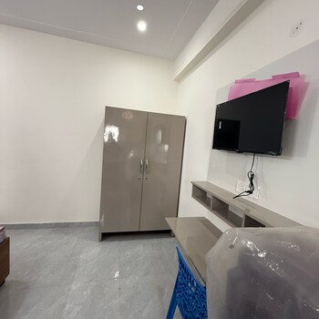 1 RK Builder Floor for Rent in Sector 18, Gurgaon