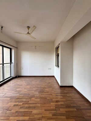 2 BHK Apartment For Rent in Lodha Splendora, Ghodbunder Road