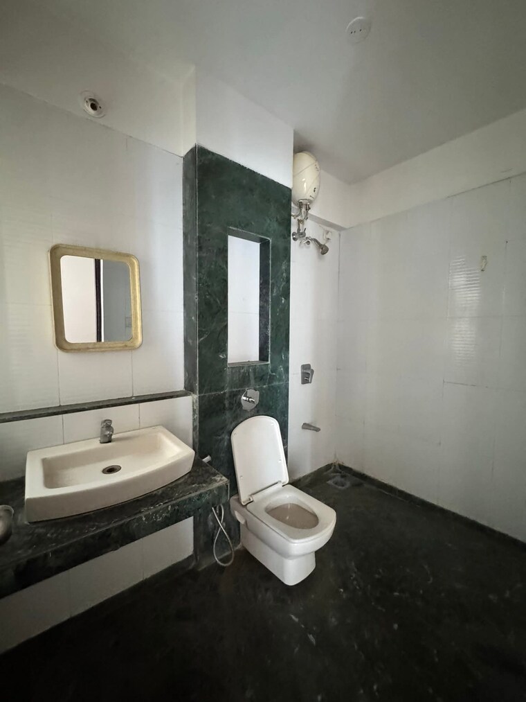 Bathroom, lodha-splendora 2 Bedroom 687 Sq.Ft. Apartment In Ghodbunder Road Thane 10328308