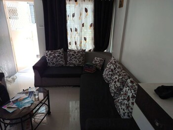 2 BHK Flat for Rent in Rasta Peth, Pune