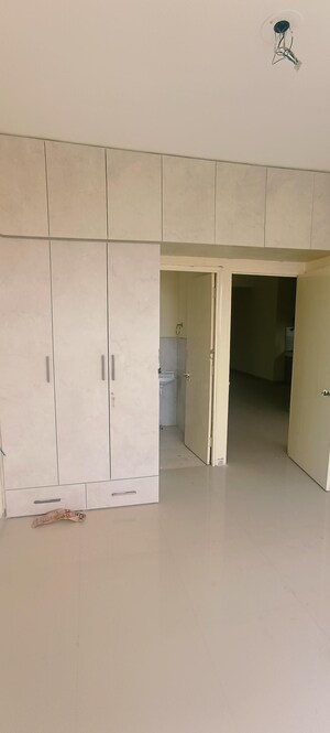 Room in 2 BHK Apartment at Pyramid Midtown, Sector 59 – for Rent