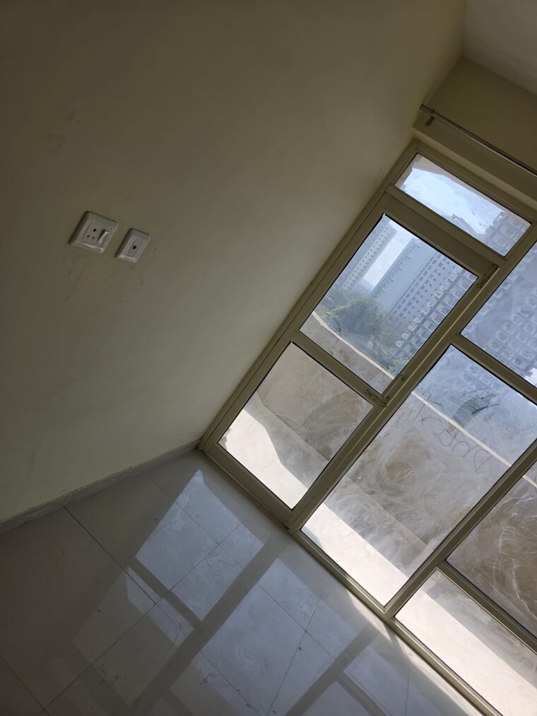 Balcony, pyramid-midtown 2 Bedroom 720 Sq.Ft. Apartment In Sector 59 Gurgaon 10334425