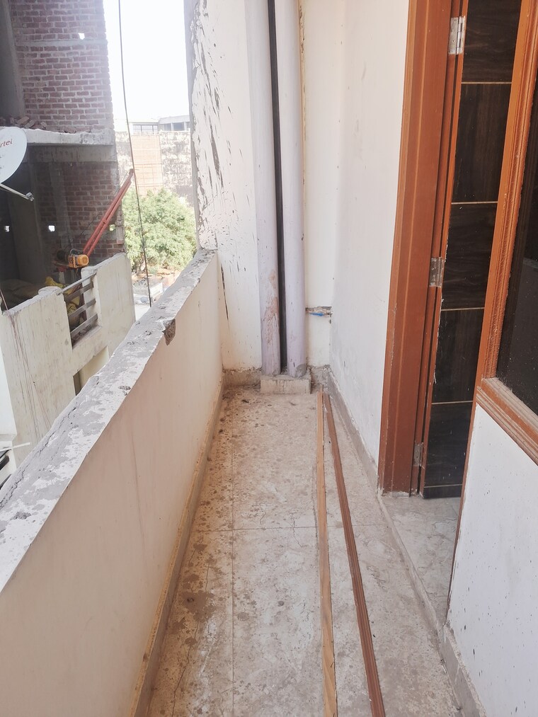 Balcony, baraula 1 Bedroom 65 Sq.Yd. Builder Floor In Baraula Noida 10334433