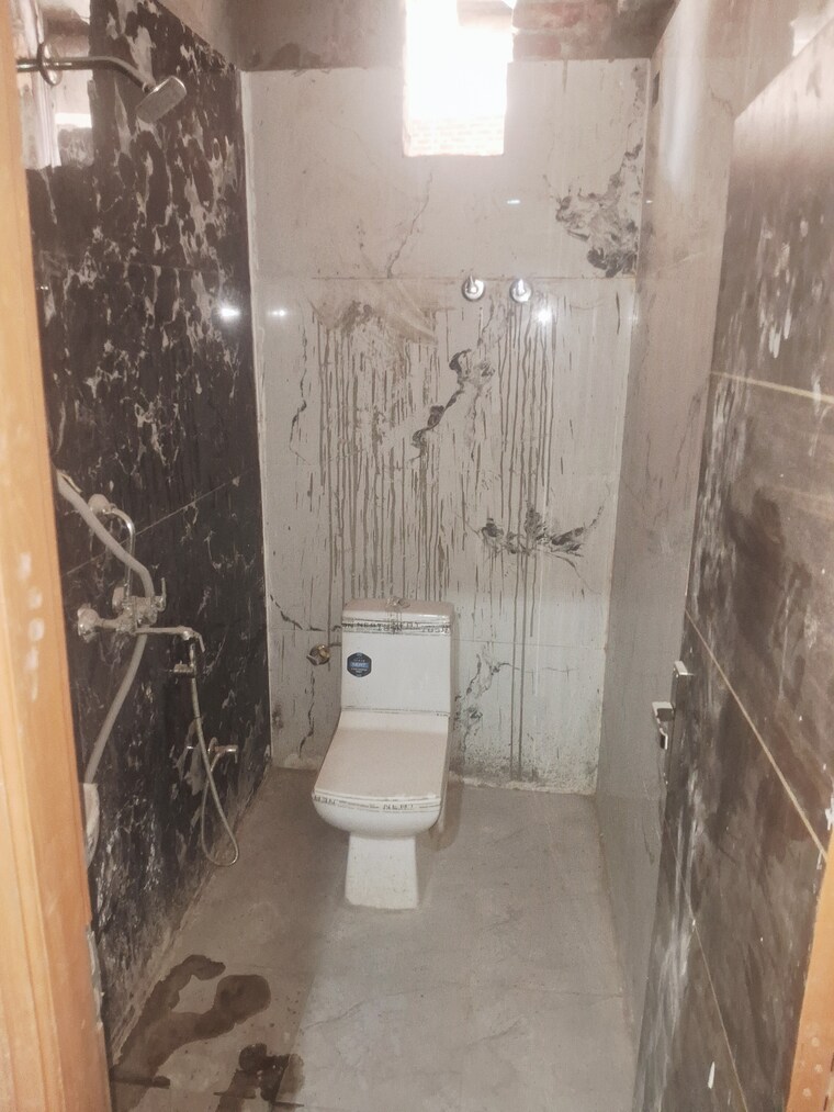 Bathroom, baraula 1 Bedroom 65 Sq.Yd. Builder Floor In Baraula Noida 10334433