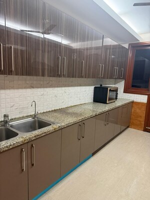 Kitchen in 6+ BHK Builder Floor at Sector 72 – for Sale