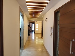 6+ BHK Builder Floor For Sale in Sector 72