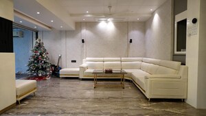 Building Lobby in 5 BHK Apartment at Hiranandani Gardens Eden Bungalows, Powai – for Sale