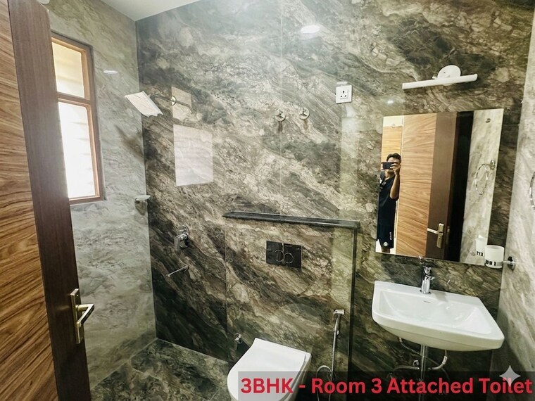 Bathroom, new palam vihar phase 1 2 Bedroom 1100 Sq.Ft. Builder Floor In New Palam Vihar Phase 1 Gurgaon 10334535