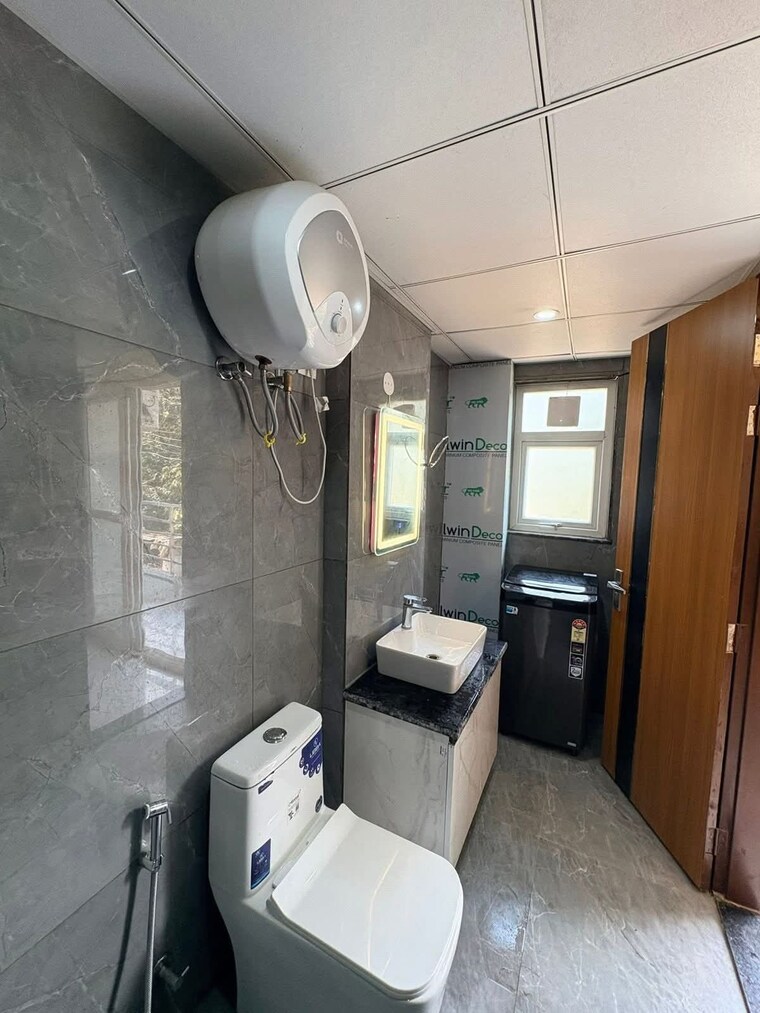 Bathroom, saket 1 RK 250 Sq.Ft. Builder Floor In Saket Delhi 10335560