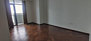 Room in 4 BHK Apartment at Omkar 1973, Worli – for Rent