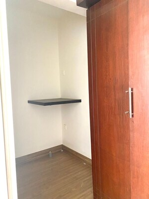 Room in 2 BHK Apartment at Sea Lord, Cuffe Parade – for Rent