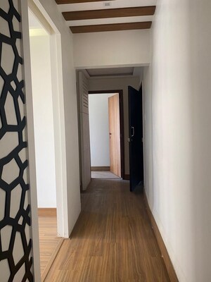 Room in 2 BHK Apartment at Sea Lord, Cuffe Parade – for Rent