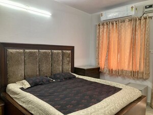 Bedroom in 2 BHK Apartment at Mayur Vihar – for Rent