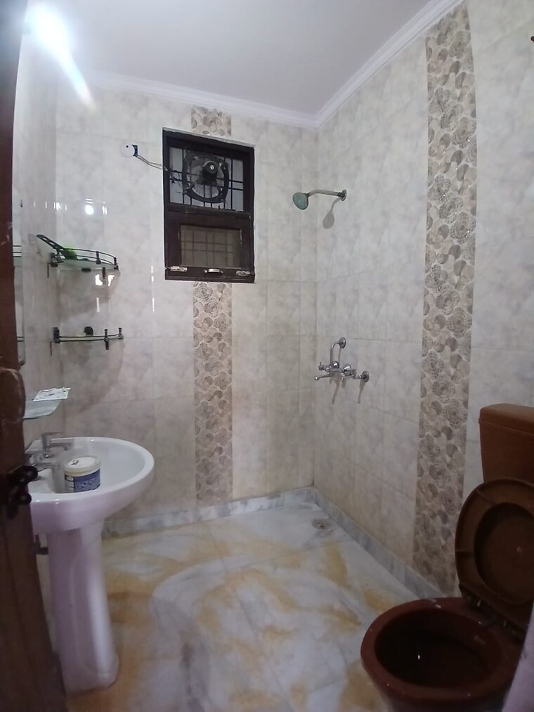 Bathroom, ip colony 3.5 Bedroom 340 Sq.Ft. Builder Floor In Ip Colony Faridabad 10335570
