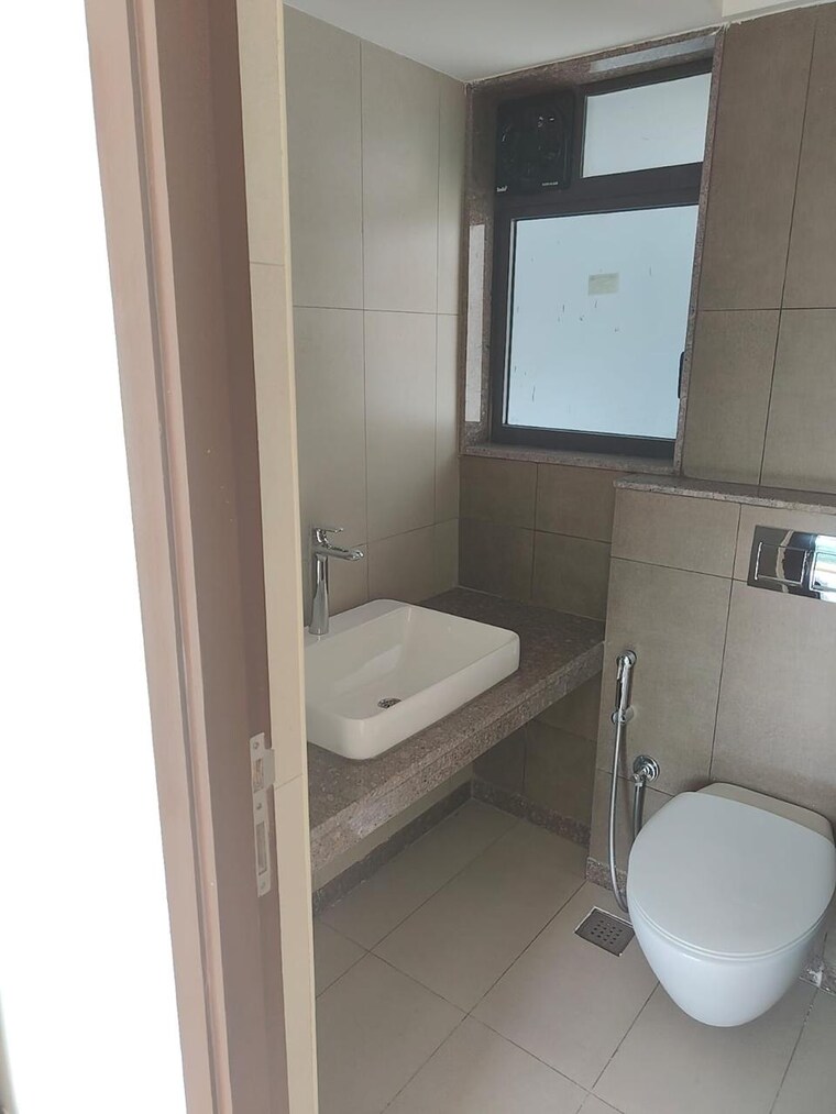Bathroom, godrej-the-trees 2 Bedroom 800 Sq.Ft. Apartment In Vikhroli East Mumbai 10335817