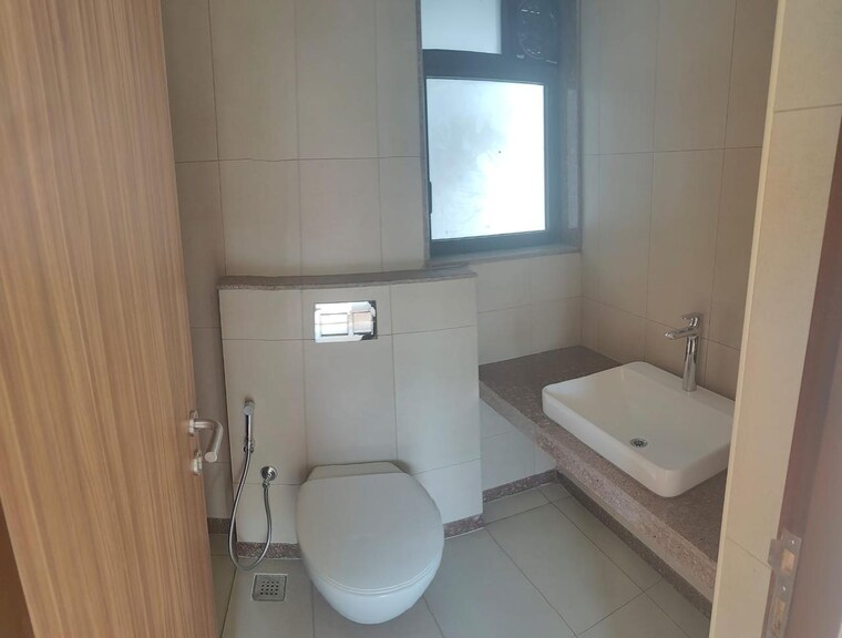 Bathroom, godrej-the-trees 2 Bedroom 800 Sq.Ft. Apartment In Vikhroli East Mumbai 10335817