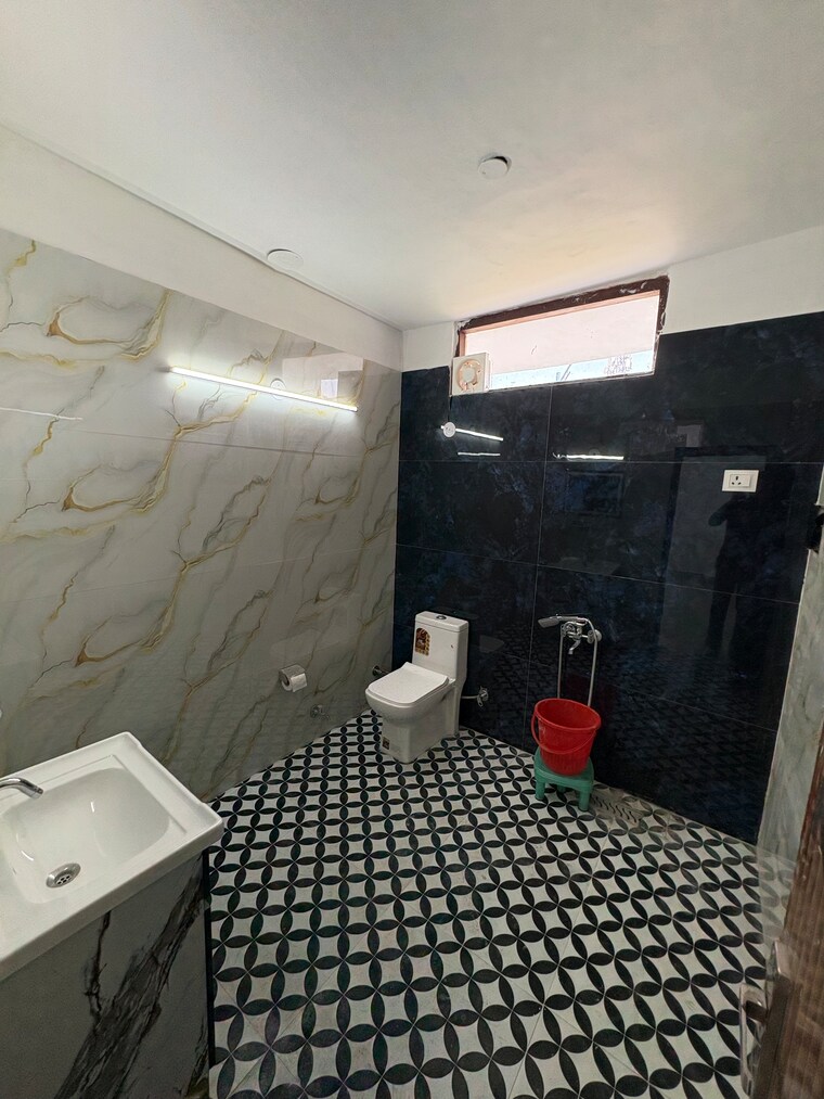 Bathroom, rampuri 2 Bedroom 900 Sq.Ft. Builder Floor In Rampuri Delhi 10335816