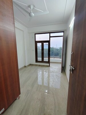 Room in 2 BHK Builder Floor at Saket – for Rent